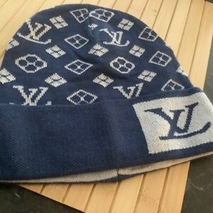 LOUIS VUITTON BEANIE HAT ONE SIZE DARK BLUE NEW unisex
